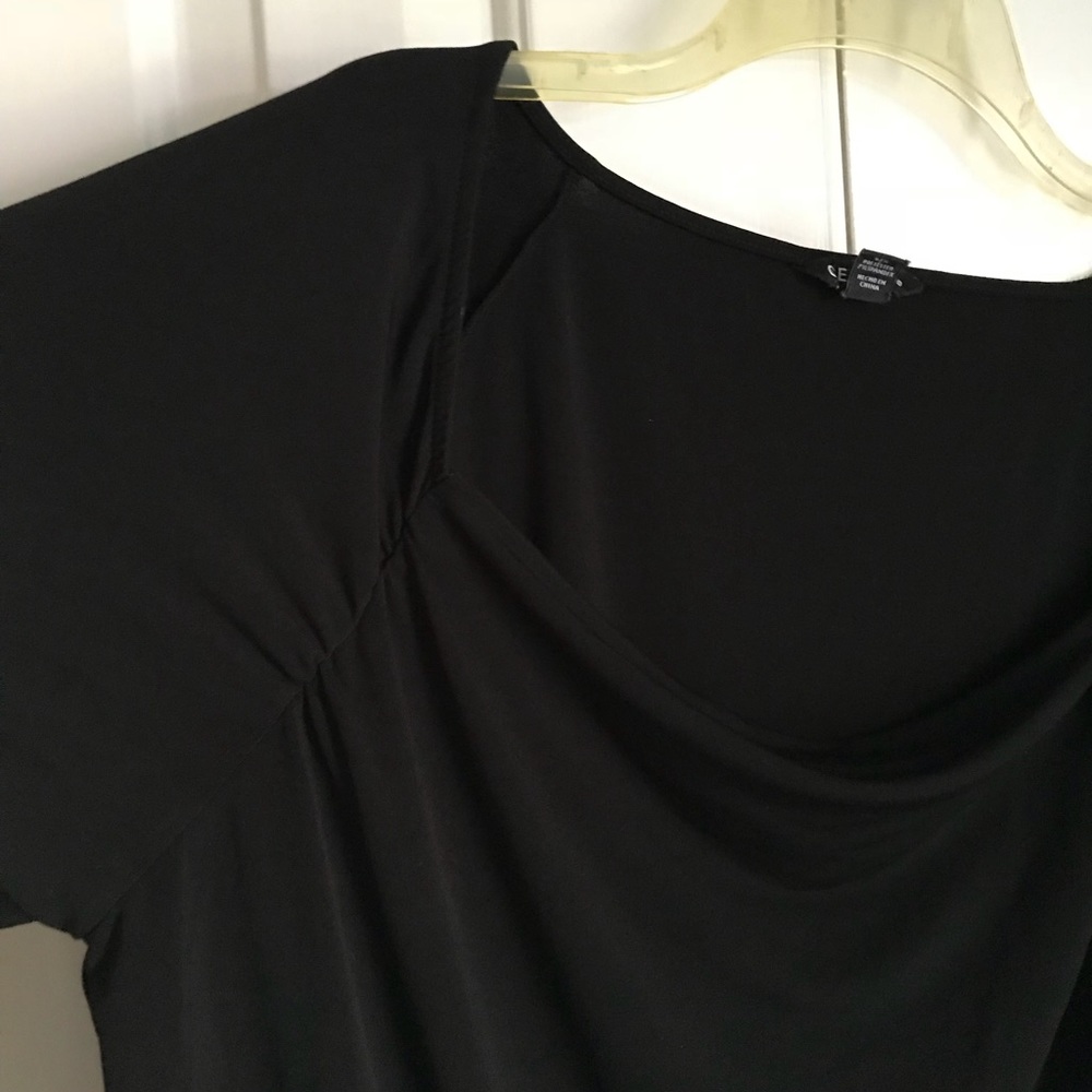 Flowy black top